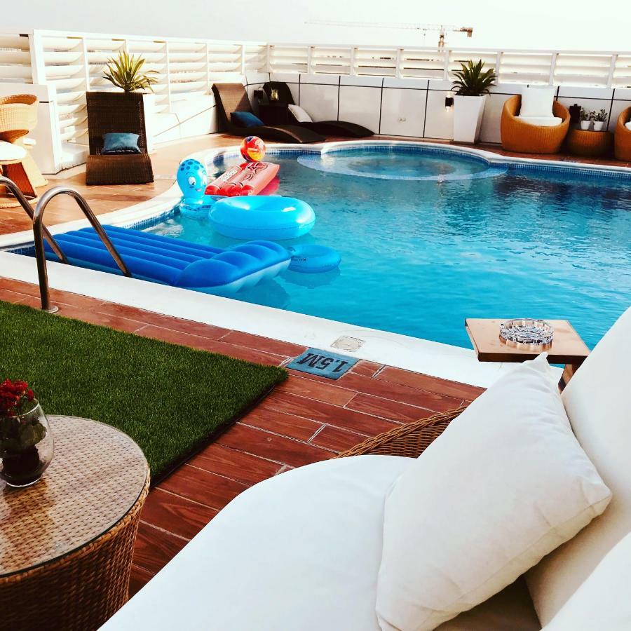 Saxophone Suites Muharraq Exterior foto